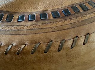 PUFF GRANDE DE PIEL DE CAMELLO 100%