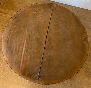 PUFF GRANDE DE PIEL DE CAMELLO 100%