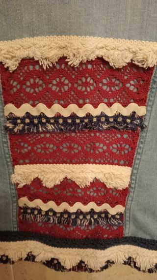 Cazadora de pinkie talla xs con bordados. Nueva.