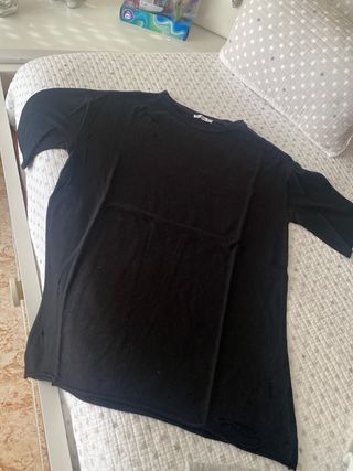 Camiseta basica negra rotos xs a estreno de shana