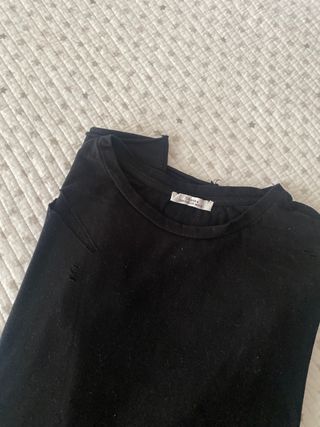 Camiseta basica negra rotos xs a estreno de shana