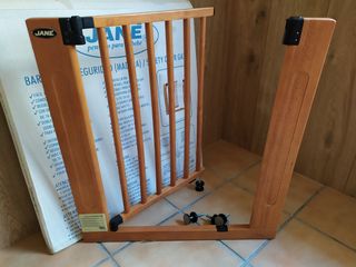 2 barreras seguridad. puertas para escalera.