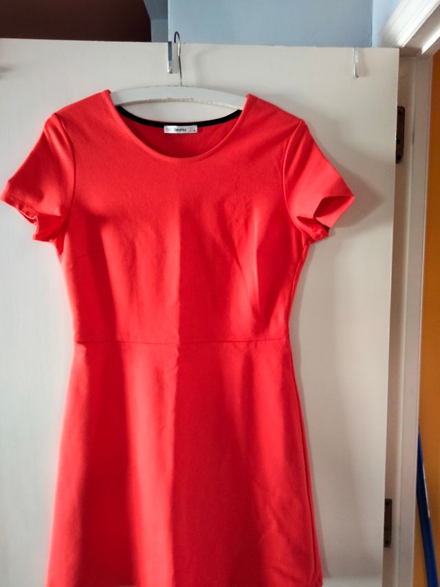 VESTIDO VERMELHO ALTO ELÁSTICO.