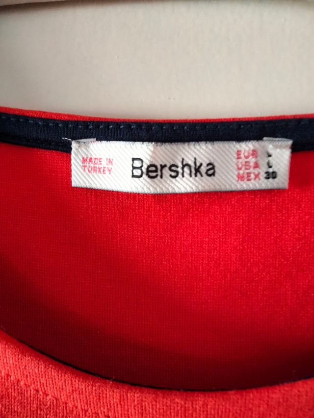 VESTIDO VERMELHO ALTO ELÁSTICO.