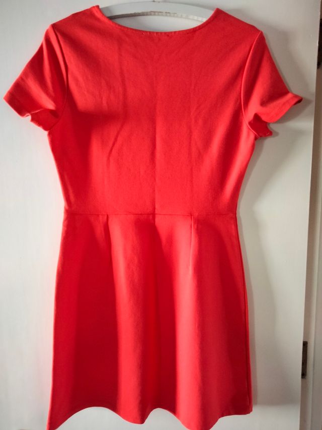 VESTIDO VERMELHO ALTO ELÁSTICO.