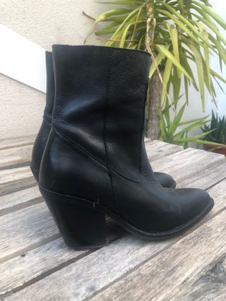 Botines negros Mango