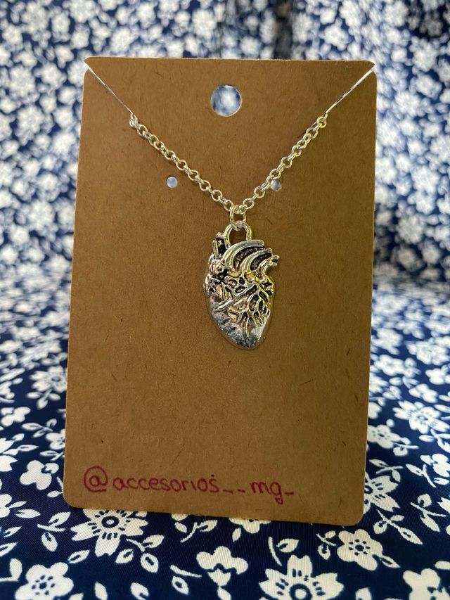 Colgante corazón anatomía con cadena
