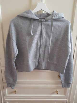 Sudadera corta gris, Pull&Bear, talla S