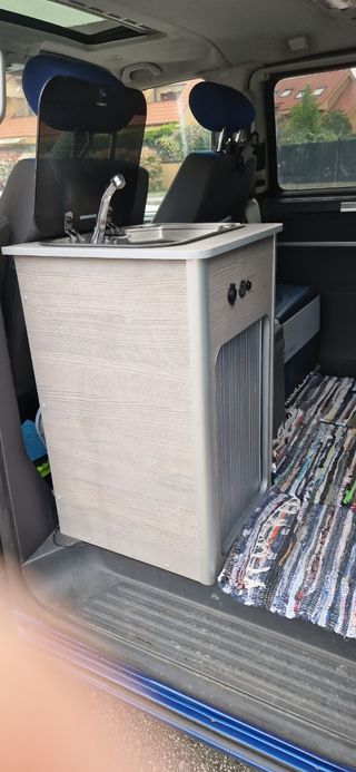 Volkswagen Multivan 2006. Averiada fuga culata
