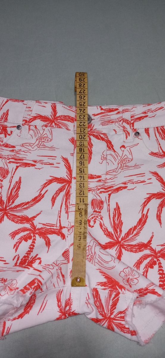 Pantalones cortos vaqueros chica