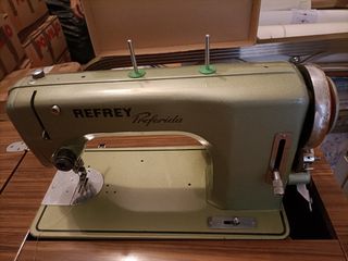 Máquina de coser Refrey 150€