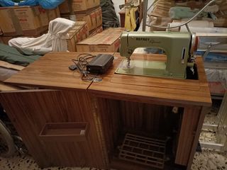 Máquina de coser Refrey 150€
