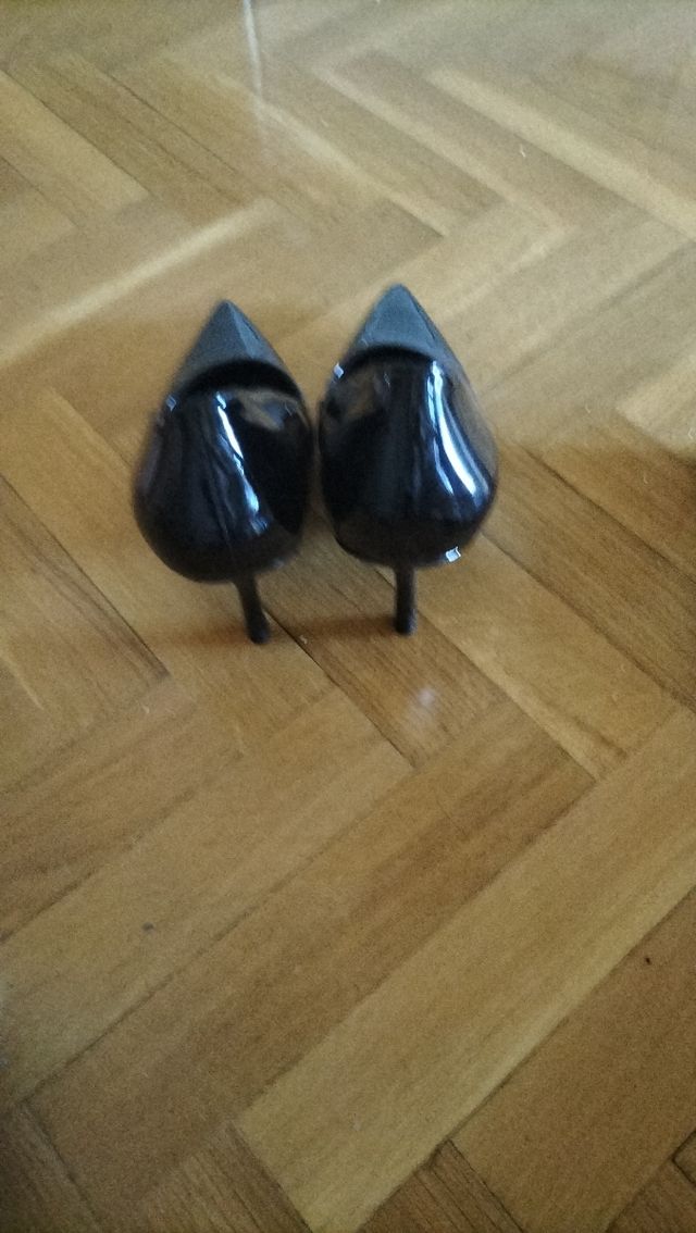 zapato zara charol negro