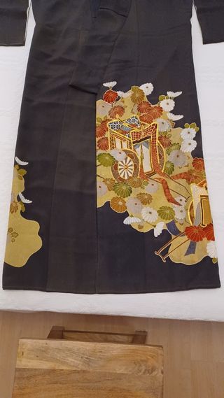 Kimono ceremonial tipo Kuro Tomesode vintage 1920