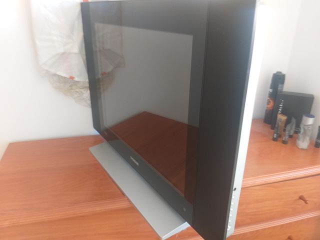 THOMSON 20' TFT-LCD CASI NUEVA