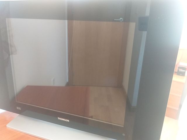 THOMSON 20' TFT-LCD CASI NUEVA