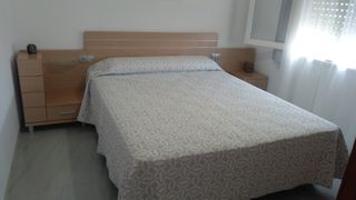 Cabezero cama y mesitas 