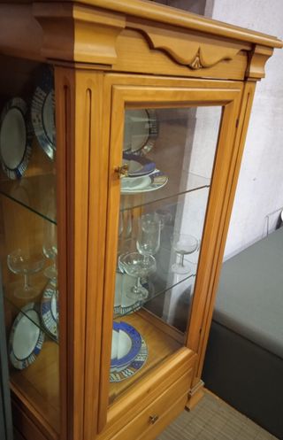 VITRINA MADERA DE PINO