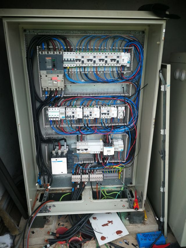 Electricista, manitas