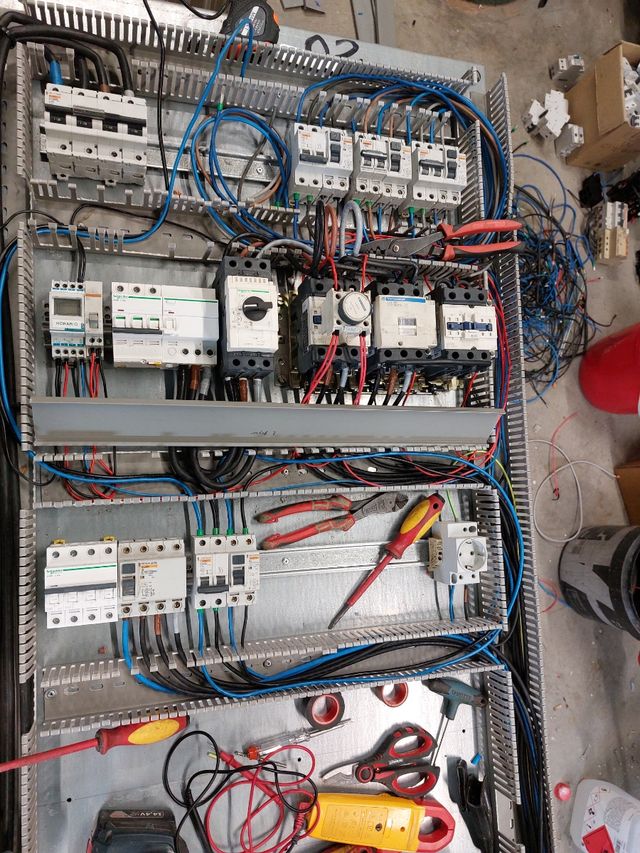 Electricista, manitas