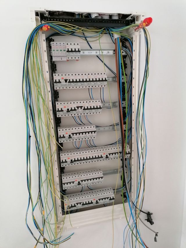 Electricista, manitas