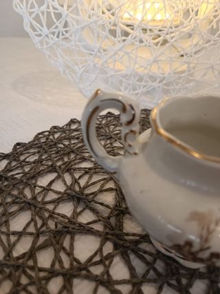 Lecherita antigua de la cartuja