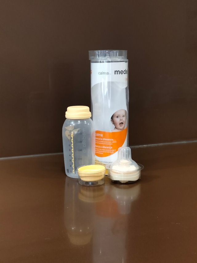Biberón CALMA de Medela
