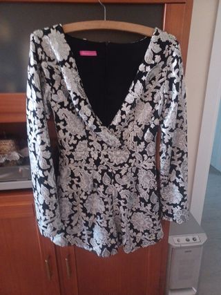 Mono de fiesta pantalón corto