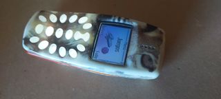 Nokia 3510i con cargador