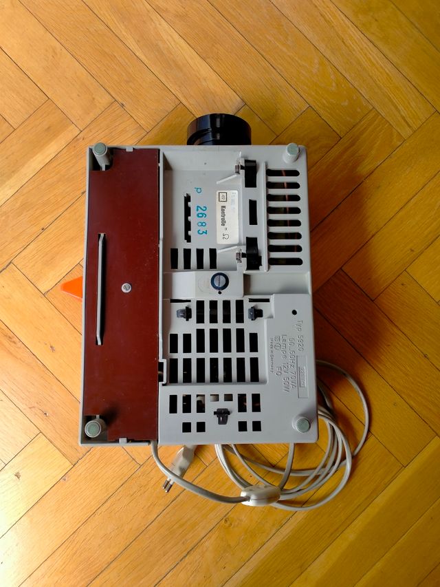 PROJECTOR DE DIAPOSITIVOS AGFACOLOR 50 em segunda mão durante 30 EUR em