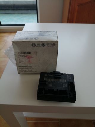 Unidad de puerta audi. 8t0959793j