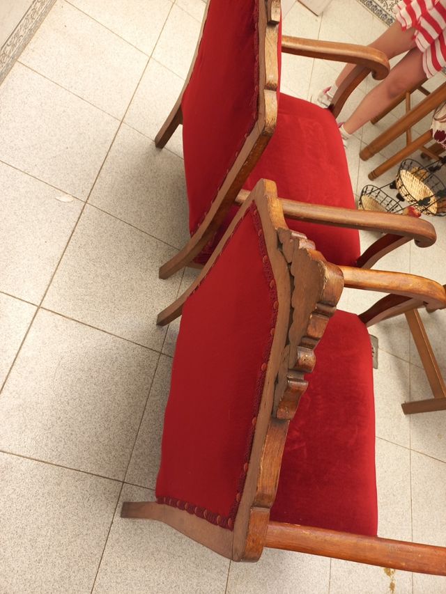 Butacas rojas para eventos navideños