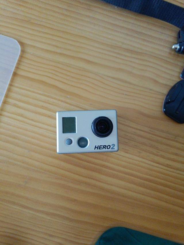 Gopro Hero 2 con multiples accesorios