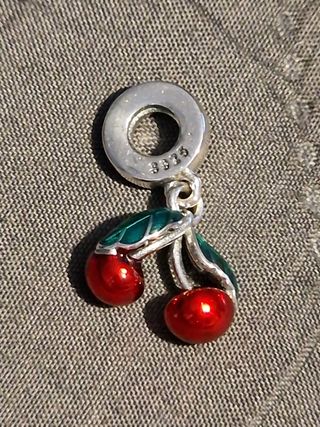 Charm Cerezas Rojas en Plata de Ley S925 