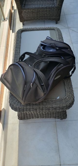 2 Bolsas de viaje Sansonite. Color marrón oscuro.