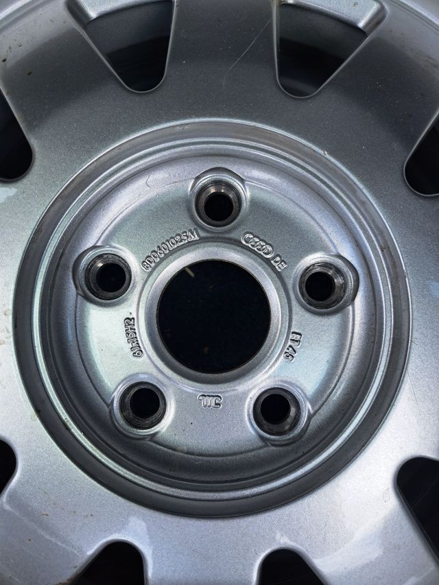 Llanta Audi 15 con Neumático