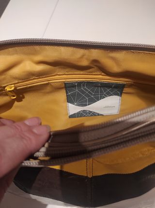 Bolso de piel de la marca skunkfunk