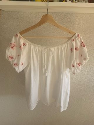 Blusa blanca escote bardot brownie 