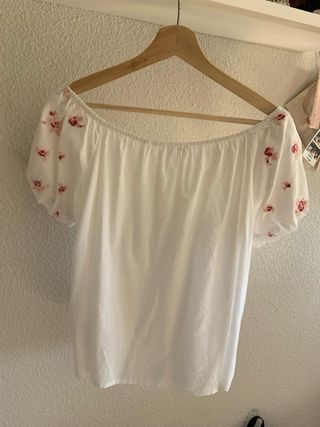 Blusa blanca escote bardot brownie 
