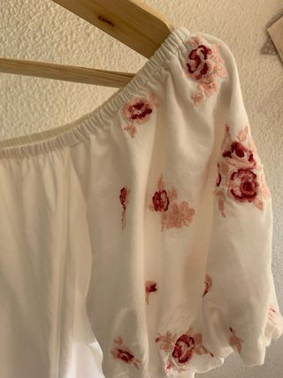 Blusa blanca escote bardot brownie 