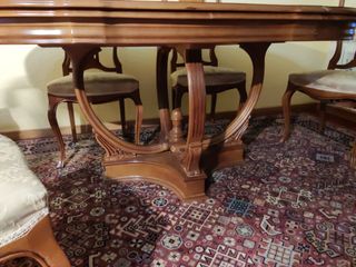 Mesa comedor clásica + 6 sillas a juego