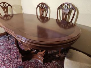 Mesa comedor clásica + 6 sillas a juego
