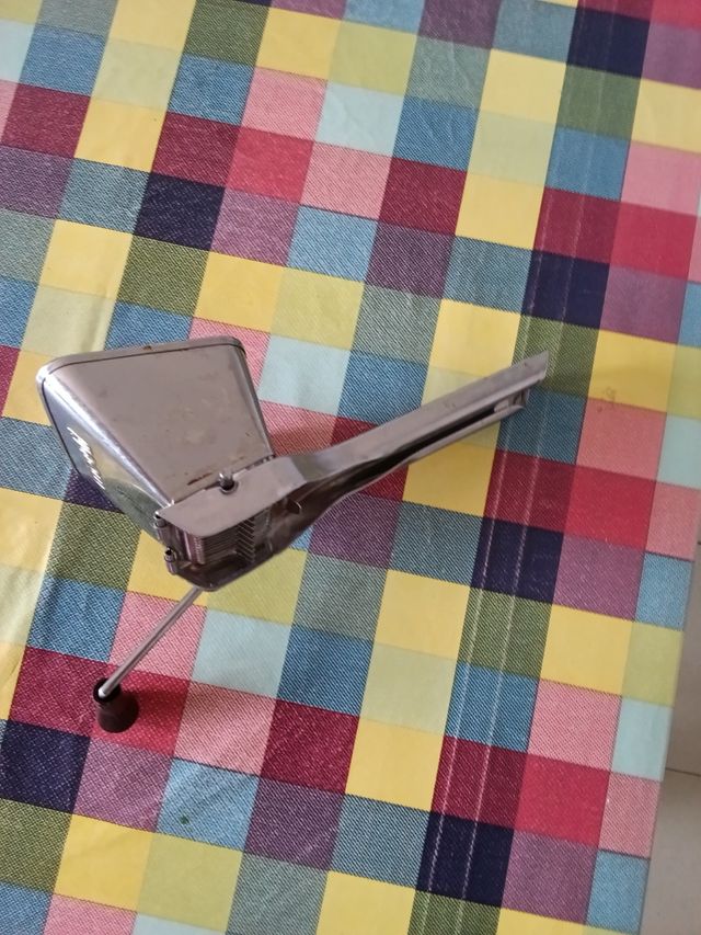 triturador de especies antiguo vintage