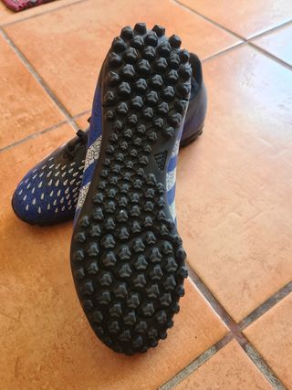 Botas de futbol multitaco 