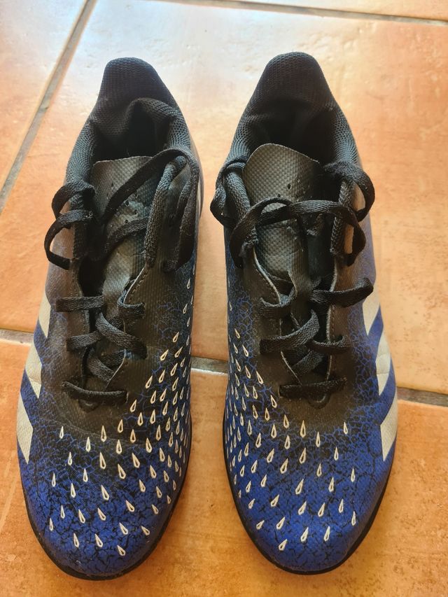 Botas de futbol multitaco 