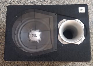 Subwoofer jbl cajón pasabanda 12 pulgadas