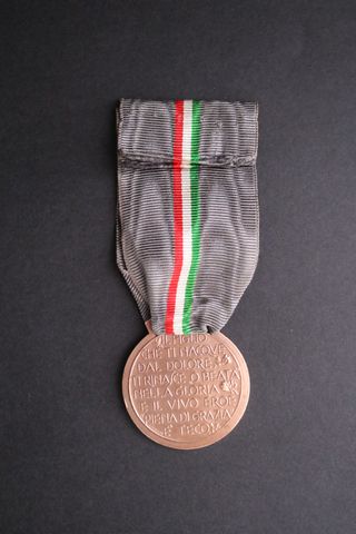 Medalla Italiana de las Madres de los Caídos IIWW