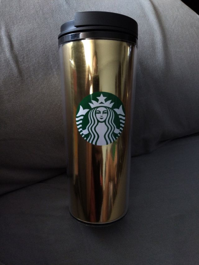 Vaso Starbucks dorado
