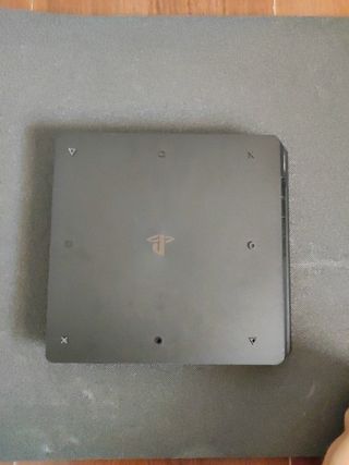 PS4 Slim 500gb + Juegos varios