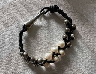 Pulsera cuero con perlas